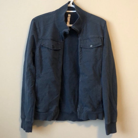 Lululemon - Picture 1 of 2